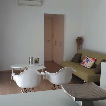 One Bedroom New Dasoudi Luxury Apartment *